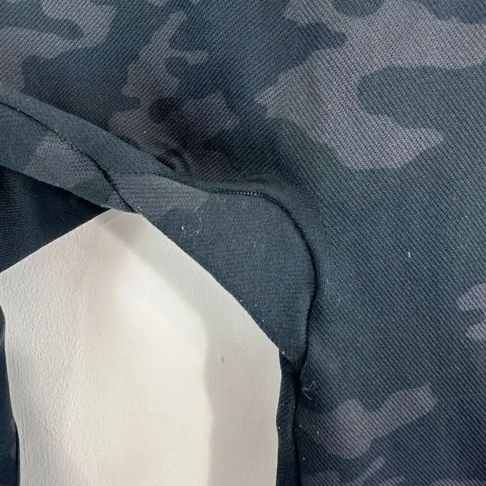 Spanx Look At Me Now Seamless Leggings in Camo Size L - Picture 7 of 8